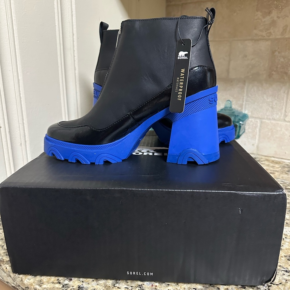 Sorel Black and Blue Waterproof Boots